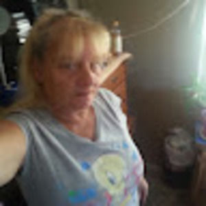 Meet your Posher, Mona